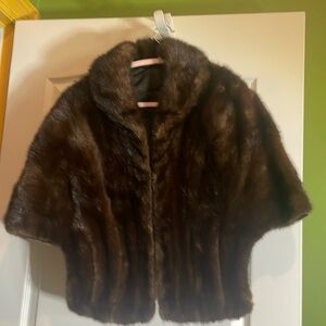 Vintage mink cape no size pit to pit 24 pelts in good condition